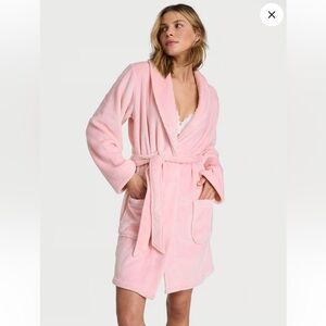 Victoria's Secret Pink Plush Robe
